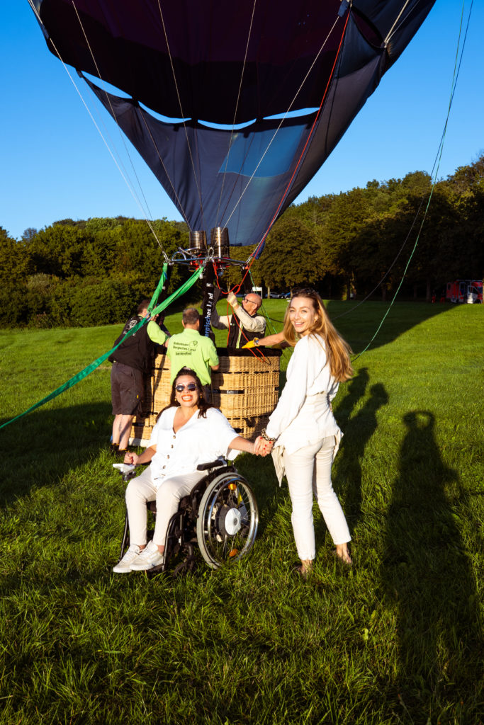 Heißluftballon mit Rollstuhl