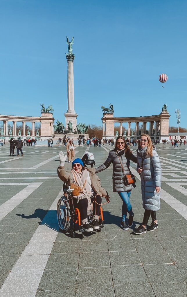 Budapest mit Rollstuhl erkunden: hier Heldenplatz